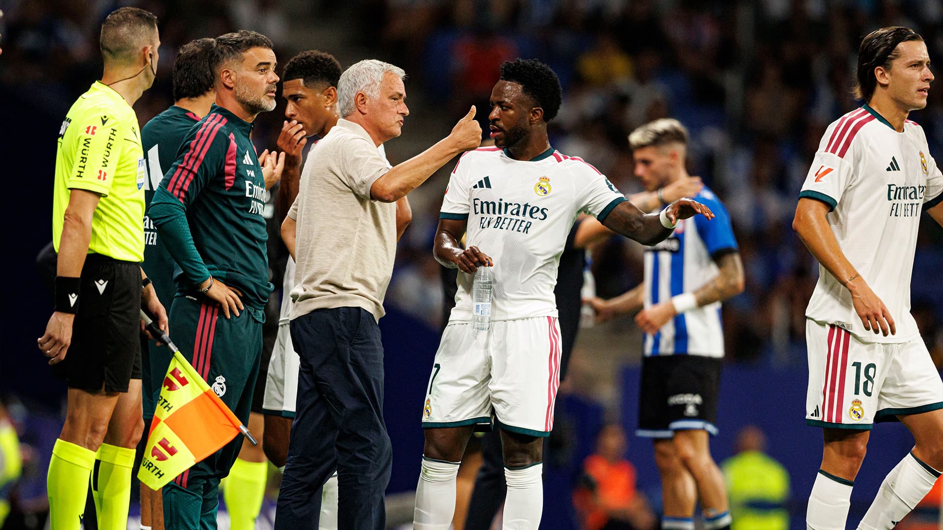 Vinícius Júnior displaying emotional expression during a match, highlighting the importance of emotional intelligence in sports.