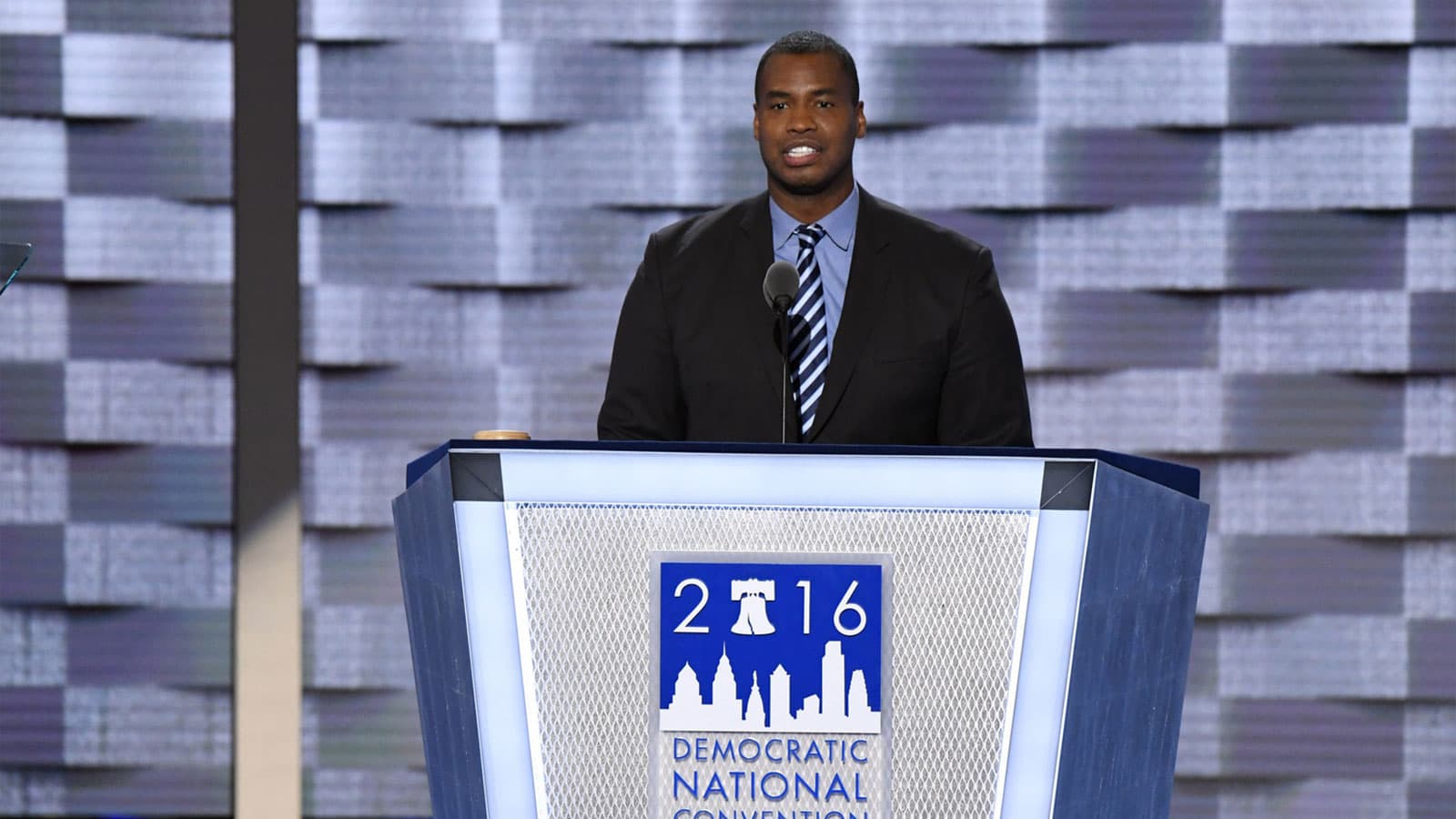 Jason Collins, first openly gay NBA player, dies at 47 from brain cancer