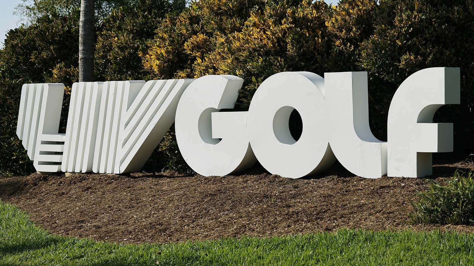 LIV Golf Faces Payment Delays Amid Saudi PIF Funding Speculation