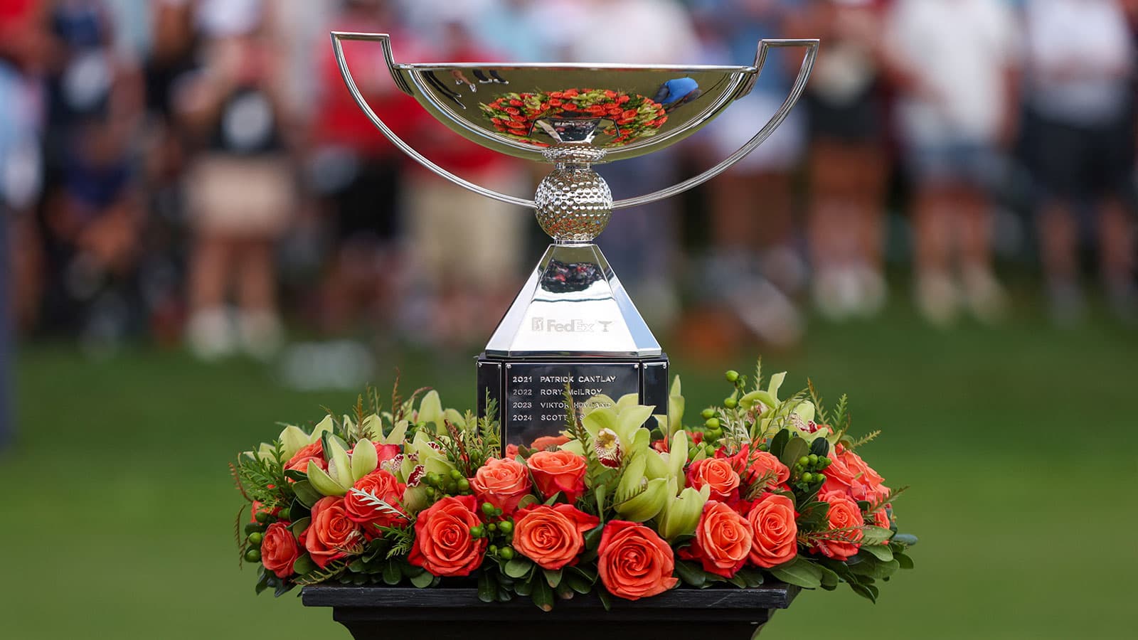 Tiger Woods endorsing the PGA Tour's new match-play format, highlighting a shift in competitive dynamics.