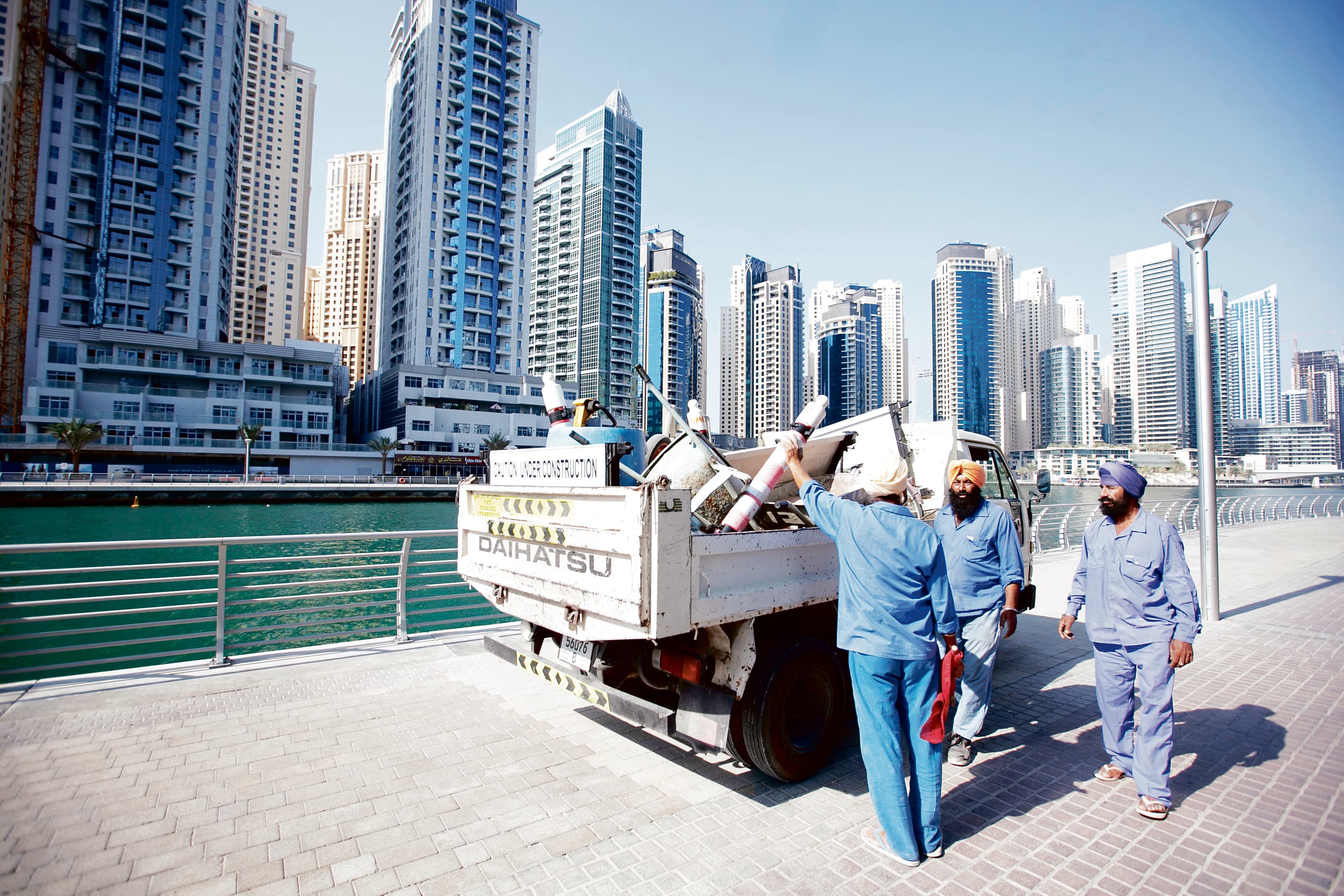 UAE Ministry Reports Stable Private Sector Salaries Amid Regional Tensions