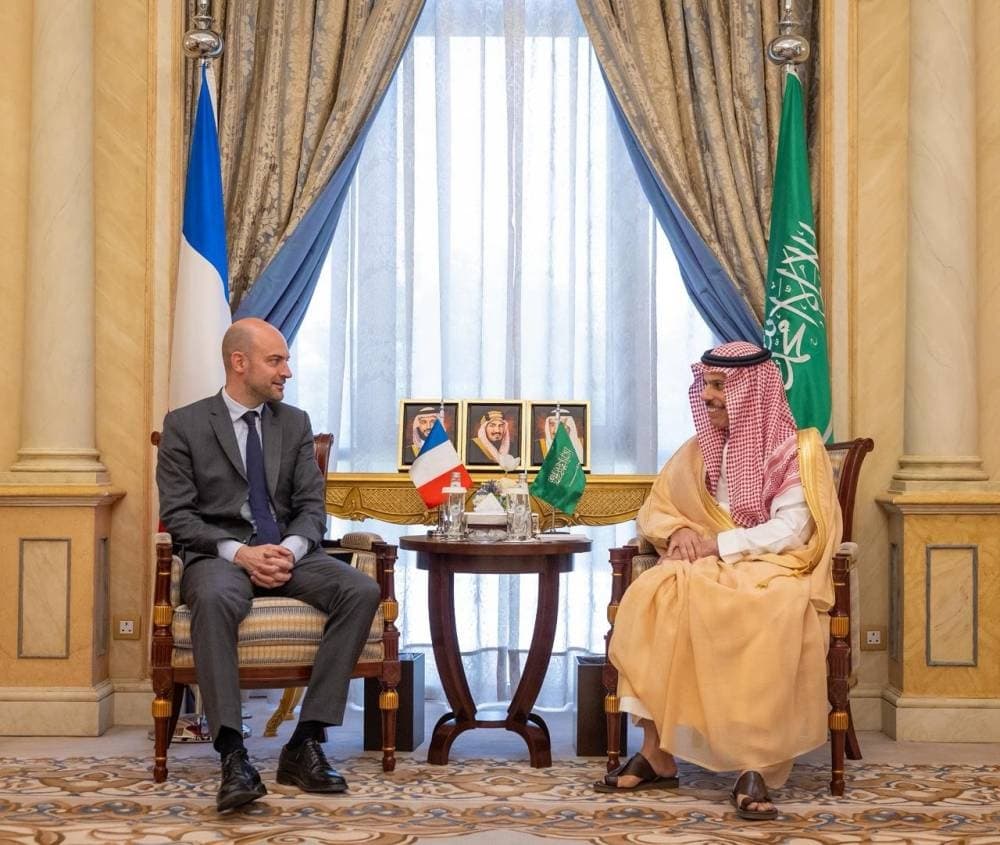 Saudi and French Foreign Ministers Discuss Bilateral Relations Amid Regional Tensions