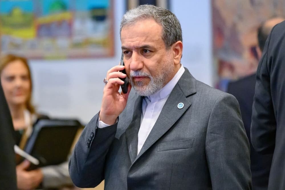 Iran escalates military confrontation with U.S. by targeting eight military sites in Kuwait and Bahrain