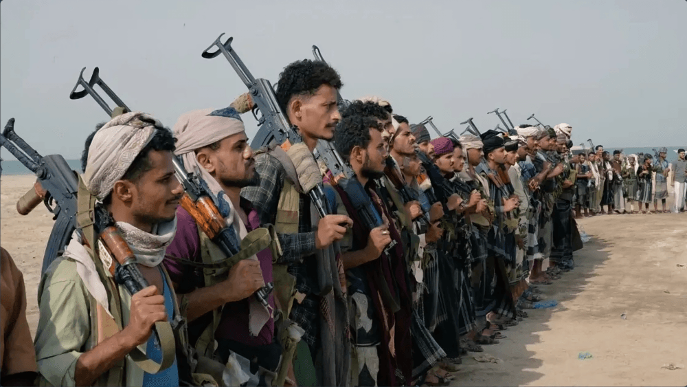 Yemeni President Rashad Alimi addressing military readiness against Houthi threats.