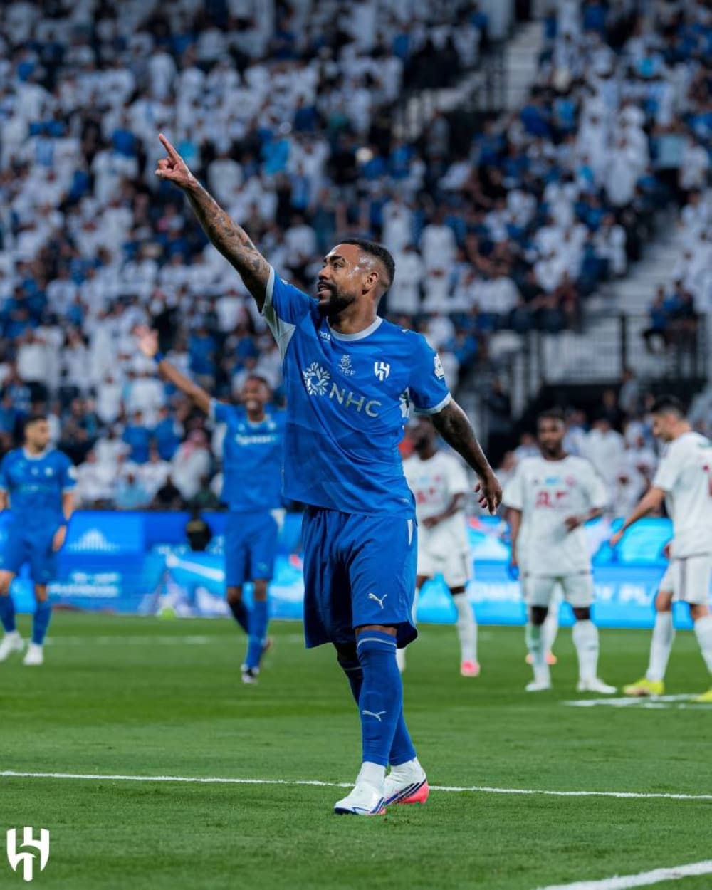 Brazilian winger Malcom in action, highlighting his transfer from Al-Hilal to Al Jazira.