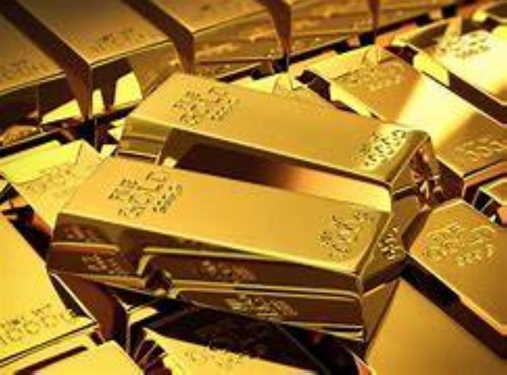 A graph showing the rise in gold prices to $4,623 per ounce, highlighting economic factors influencing the market.