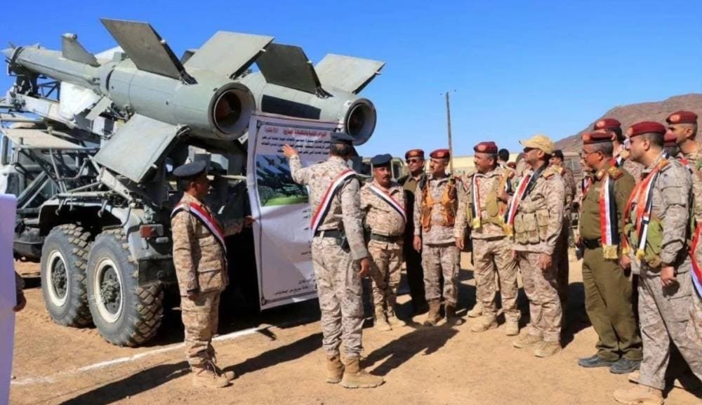 Infographic showing the shift in drone warfare capabilities in Yemen, highlighting Yemeni government forces and Houthis.