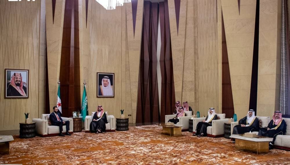 Saudi Crown Prince Mohammed bin Salman and Syrian President Ahmad al-Sharaa during their meeting in Riyadh discussing bilateral relations.