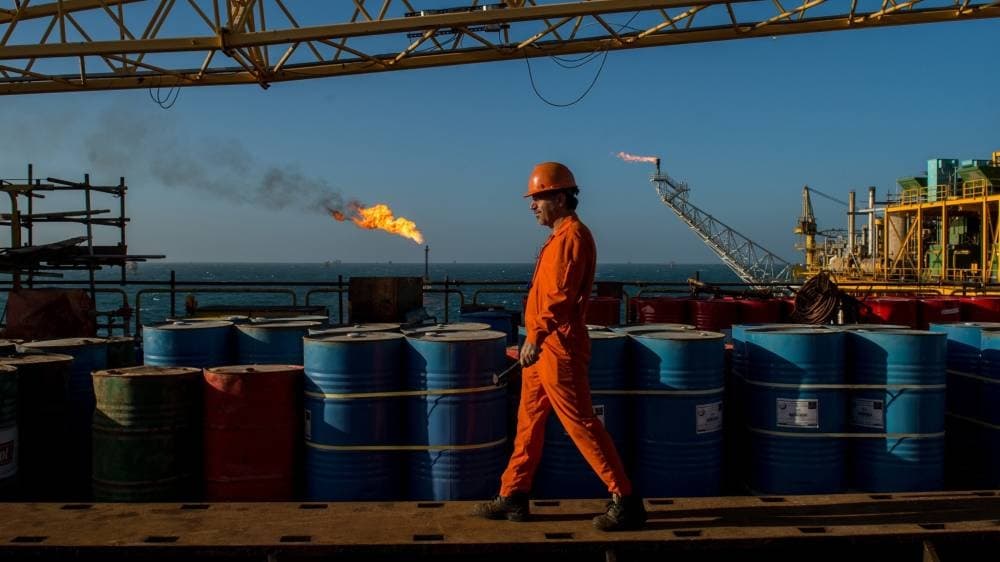 Brent Crude Oil Prices Surge Above 106 USD Amid Attacks on Saudi Arabia
