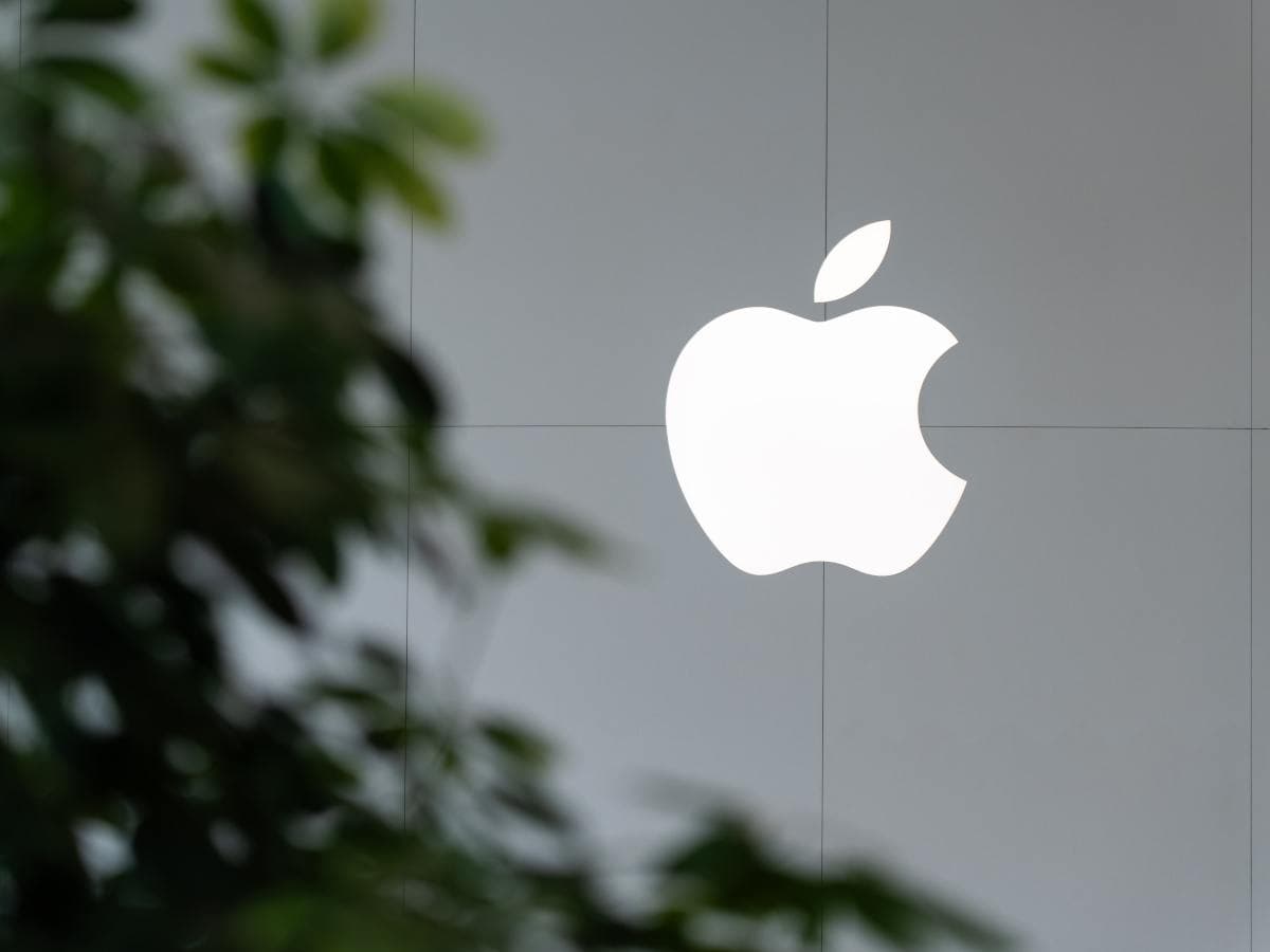 Infographic showing the timeline and implications of Germany's ruling on Apple's App Tracking Transparency framework.