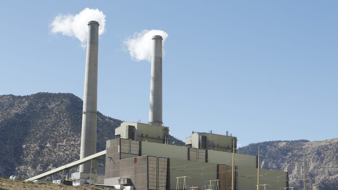 Infographic showing the impact of EPA's repeal of power plant greenhouse gas standards on emissions and health costs.