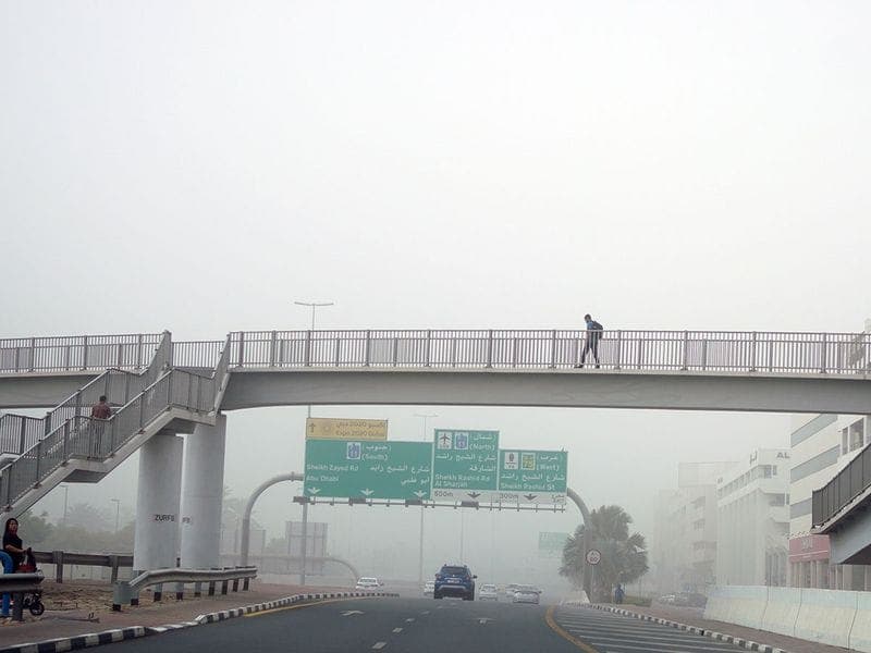 UAE Forecasts Cooler Temperatures and Dusty Conditions This Week