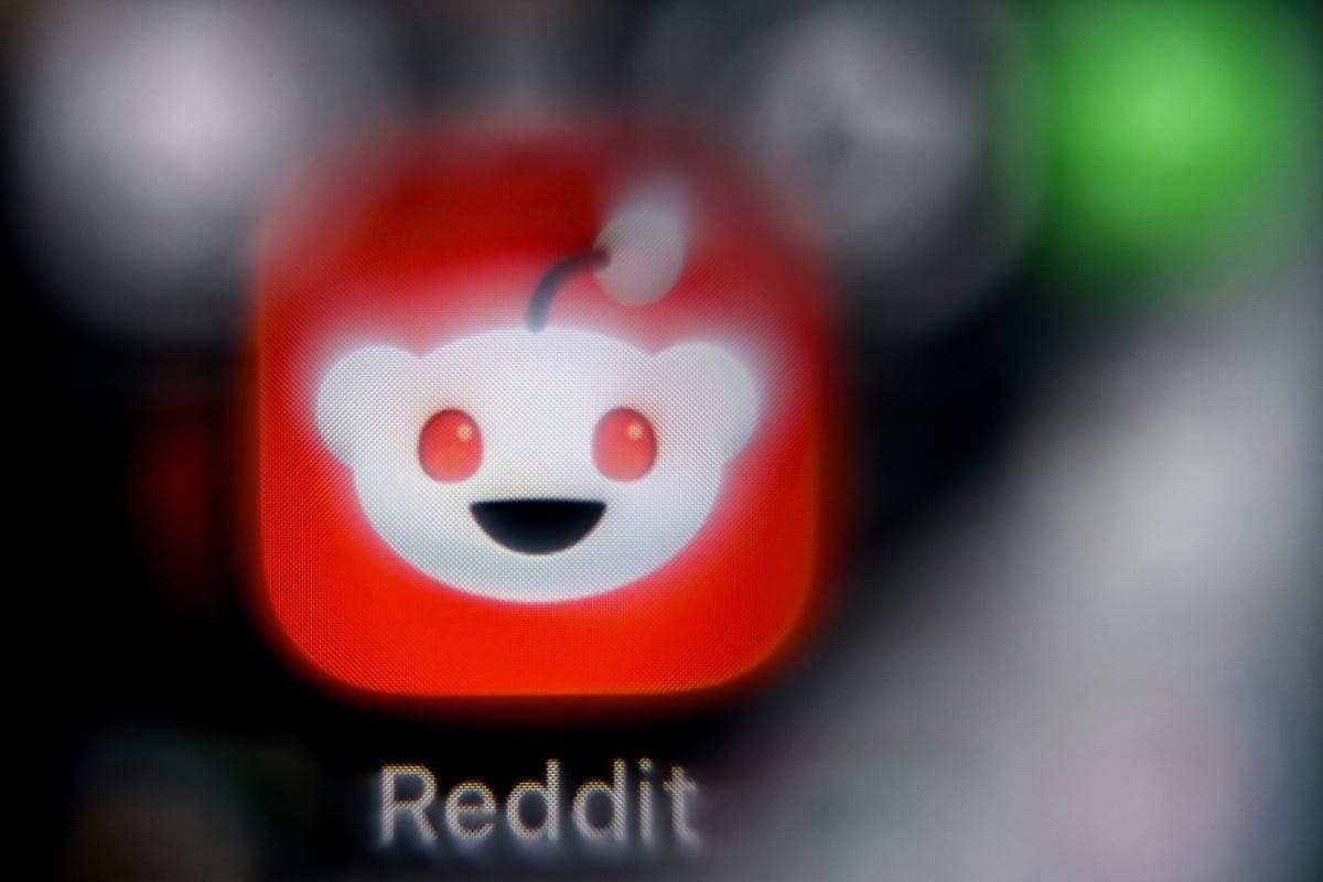 Google Enhances AI Search with Community Insights from Reddit and Forums