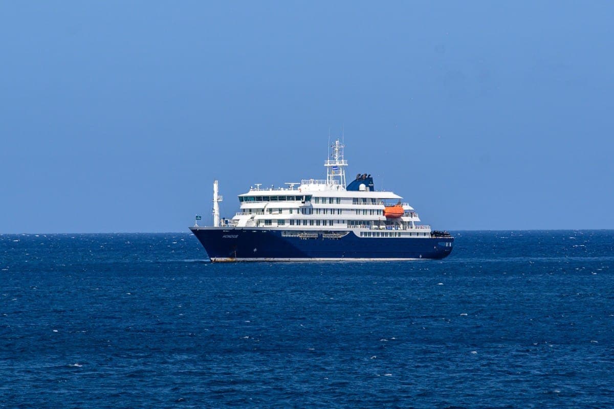 Suspected hantavirus outbreak on MV Hondius cruise ship results in three deaths