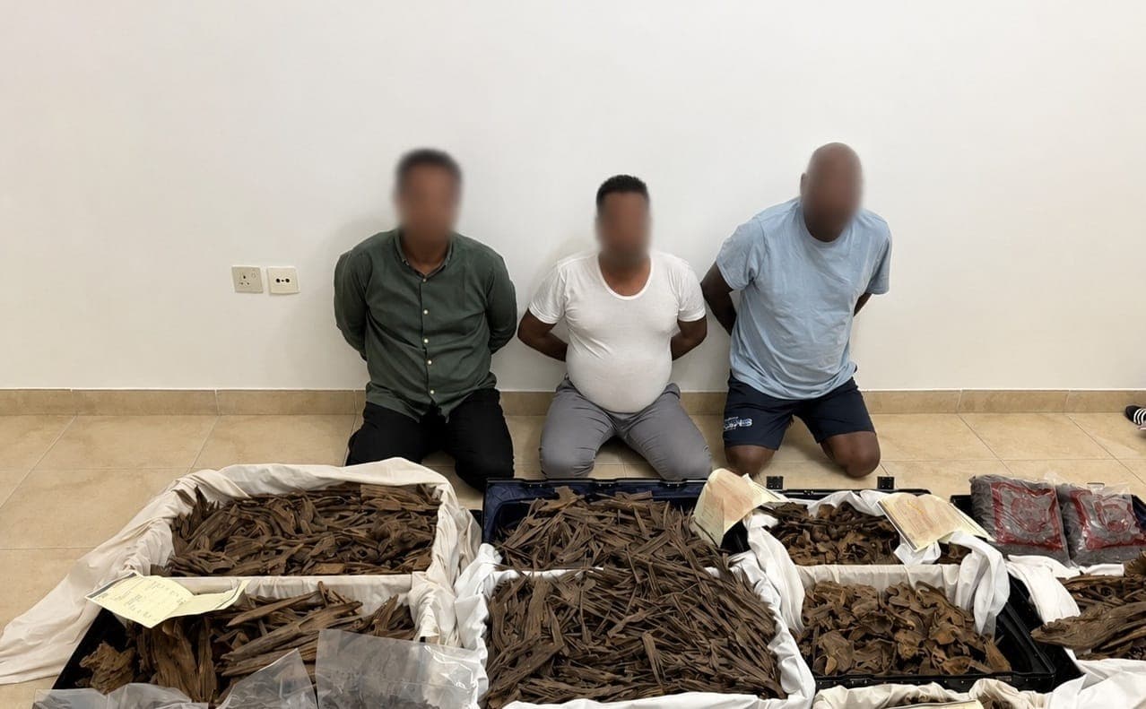 Dubai Police apprehending a gang involved in a luxury oud theft.