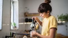 UK inflation rate drops to 2.8% amid lower energy costs
