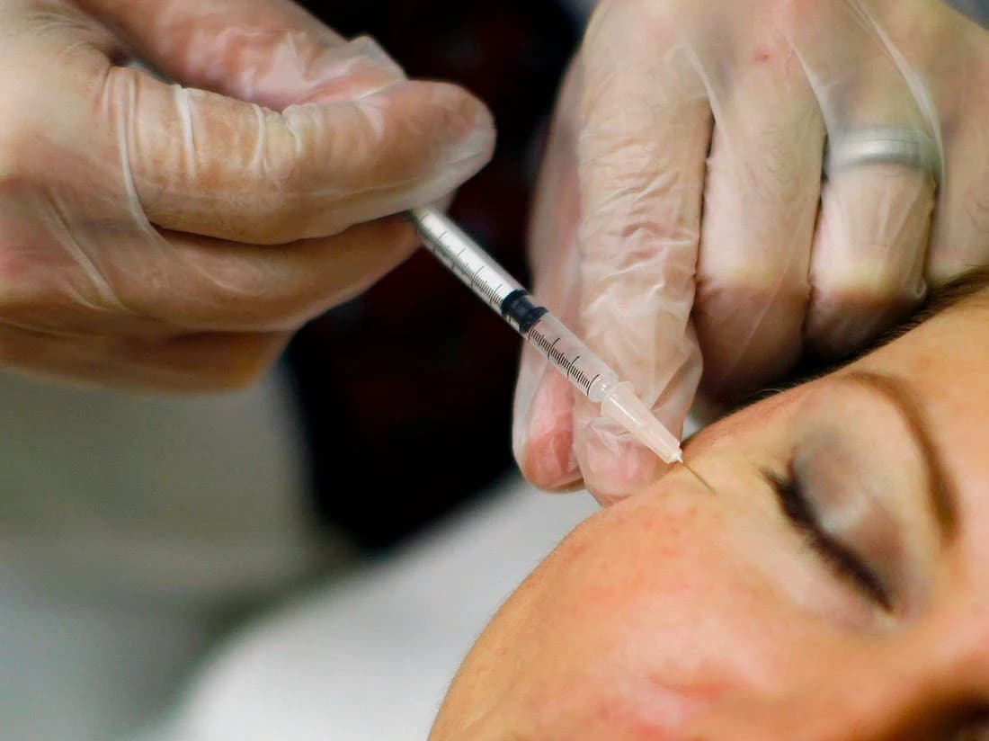 Health authorities in UAE warn about counterfeit Botox dangers.