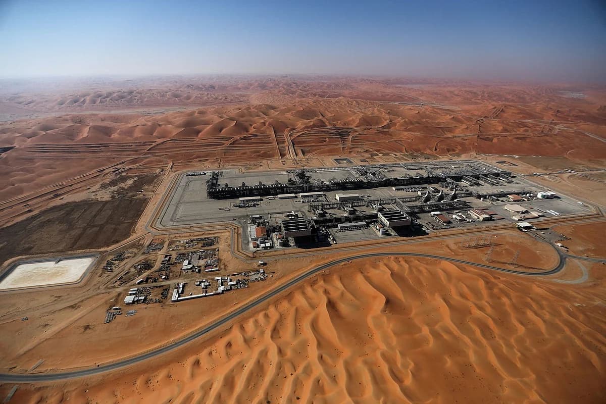 A map highlighting the Shaybah oil field and details of the drone interception incident.