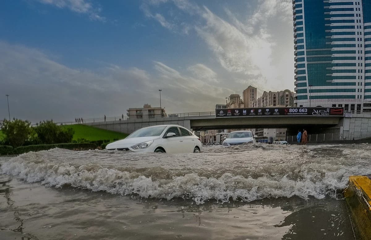 Severe weather conditions in the UAE with heavy rain and strong winds.
