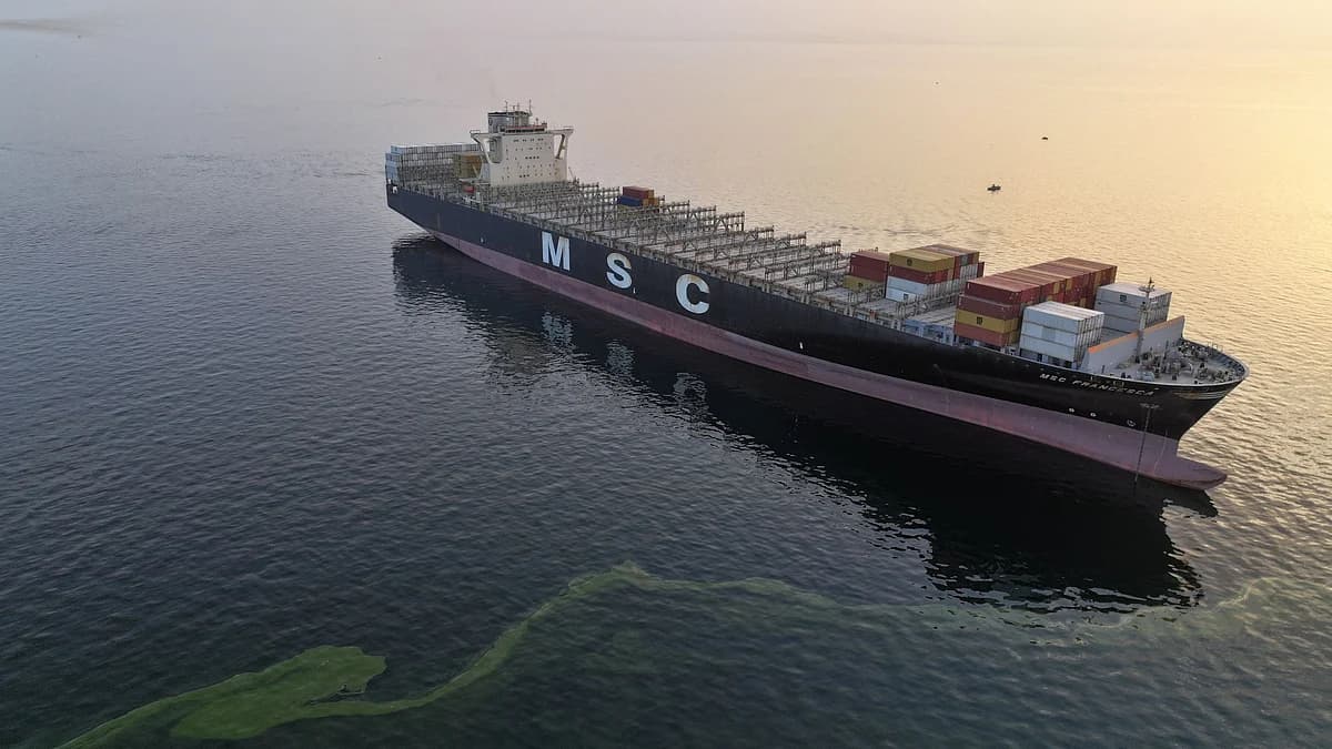 Iran Proposes Reopening Strait of Hormuz and Ending War to the United States
