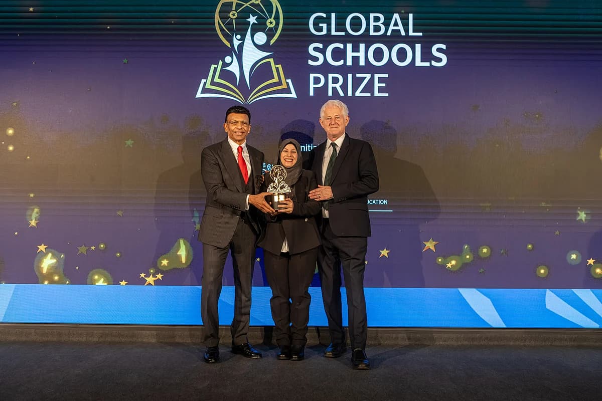 Alsama Project team celebrating their Global Schools Prize win for refugee education.