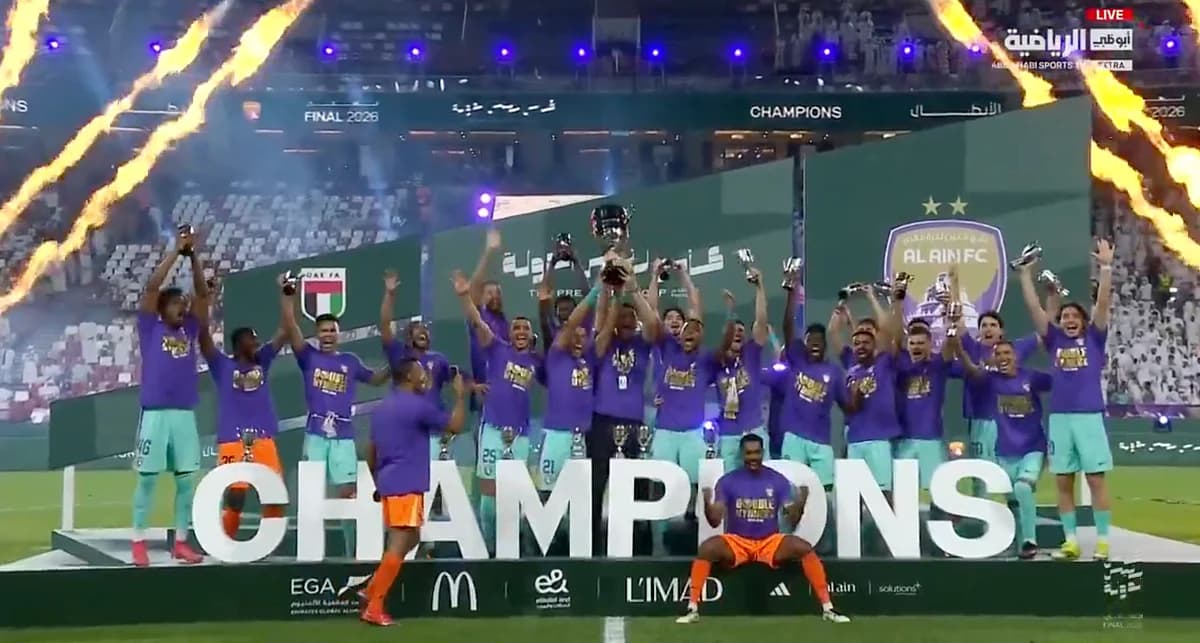 Al Ain FC celebrating their President's Cup victory against Al Jazira