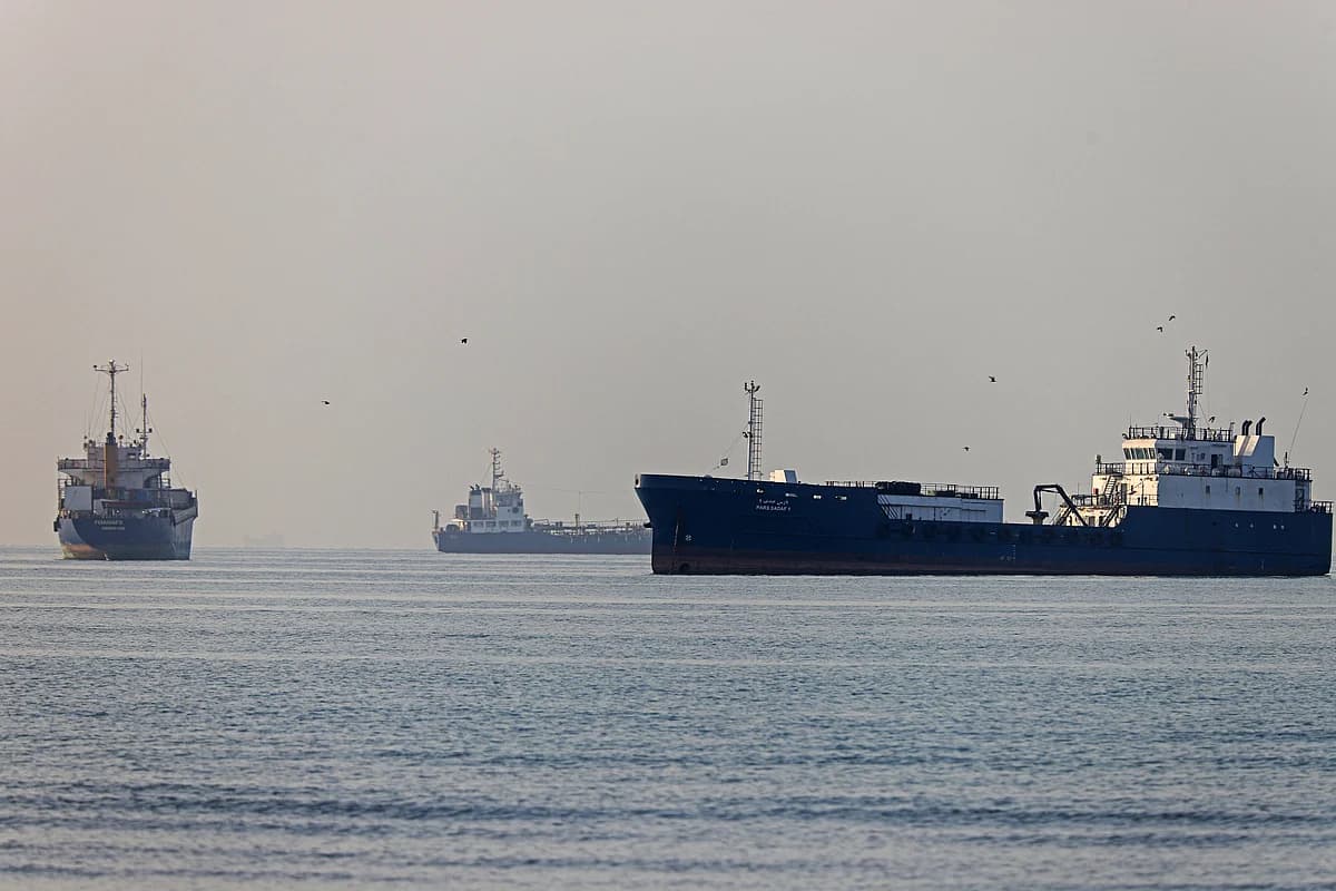 Map highlighting the Strait of Hormuz and its significance in global oil transport.