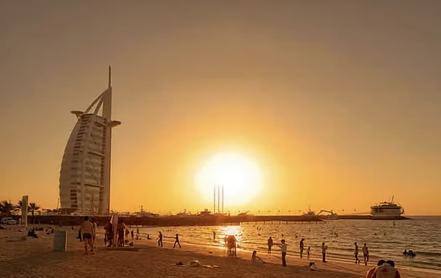 A graphic showing the extreme heat conditions in the UAE with temperature readings and safety tips.
