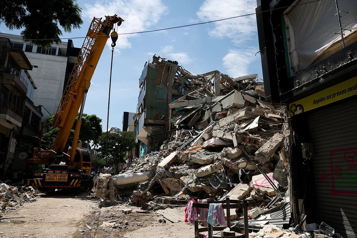 7.4-magnitude earthquake strikes western Colombia causing significant casualties