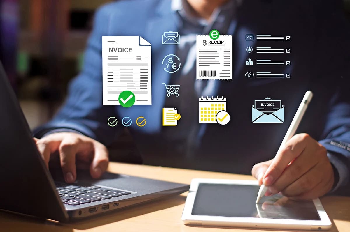 Infographic showing changes in UAE e-invoicing regulations and their benefits for businesses.