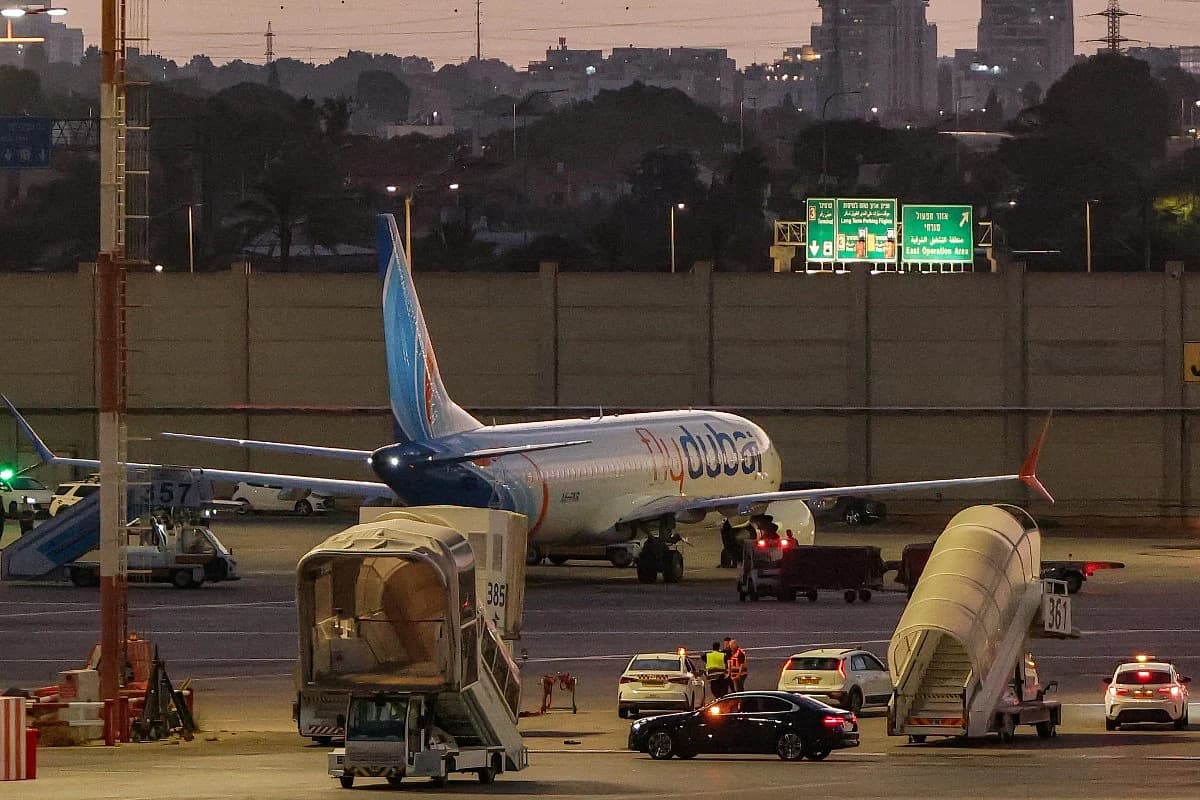 Infographic detailing the Flydubai cockpit incident and its impact on flights to Israel.