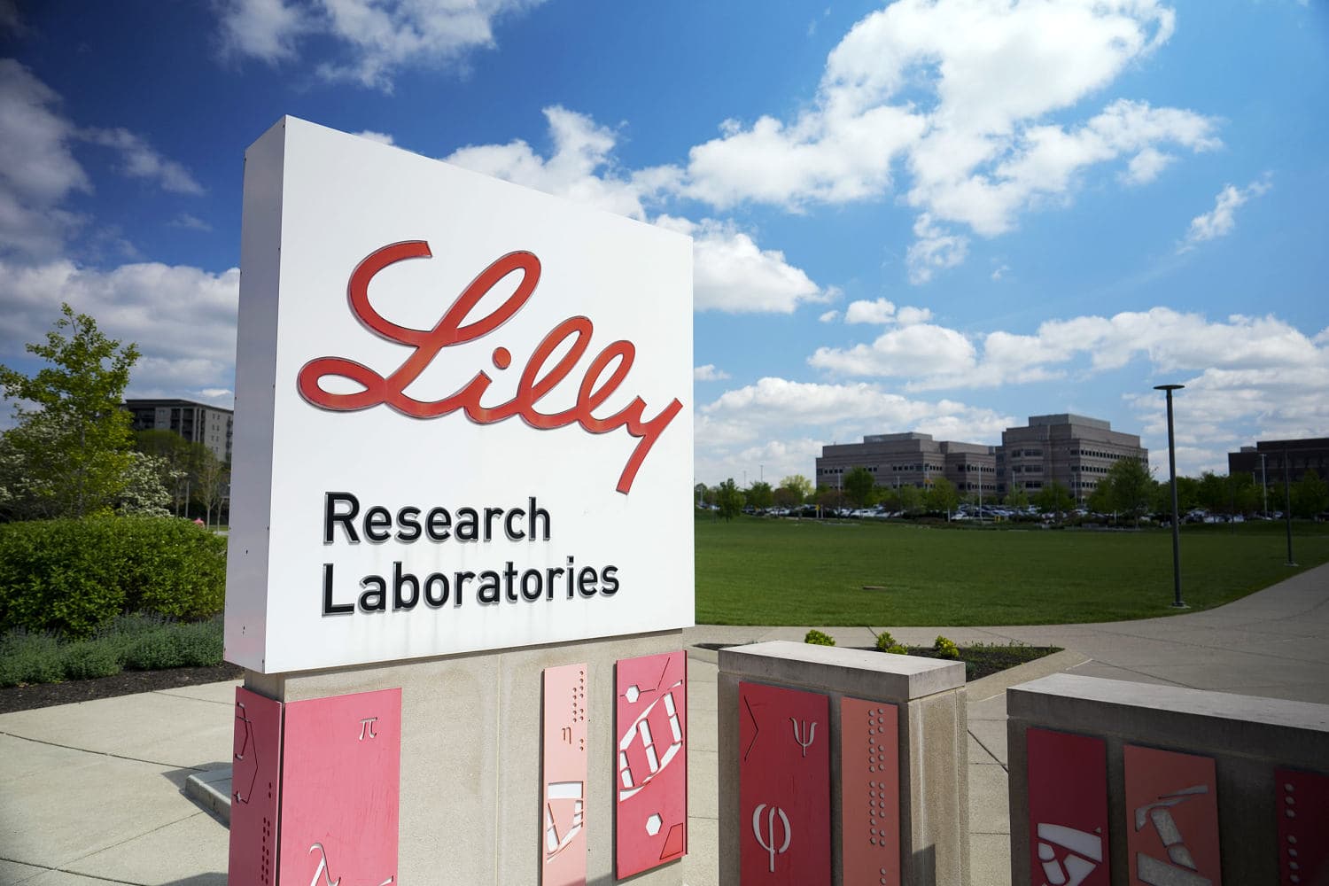 Eli Lilly's retatrutide clinical trial results visual representation