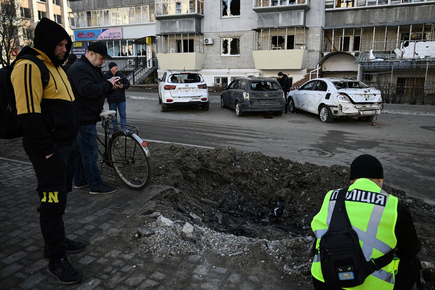 Russian Missile and Drone Strike on Kyiv Oblast Kills Four Amid Stalled Trilateral Peace Talks