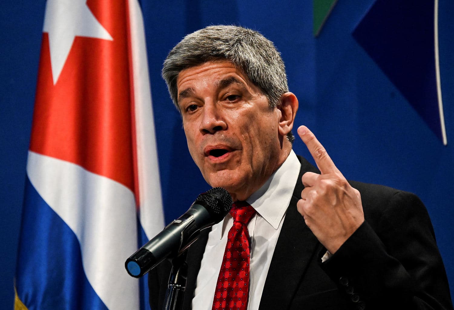 Cuba Prepares Military Forces Amid U.S. Oil Blockade and Power Crisis