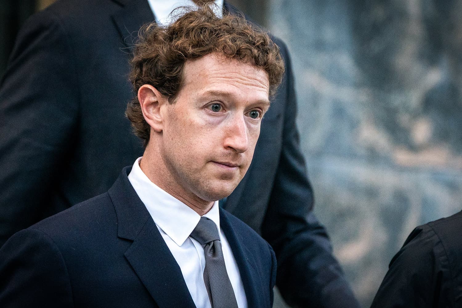 Meta Platforms to Lay Off 10% of Workforce Amid Increased AI Investments