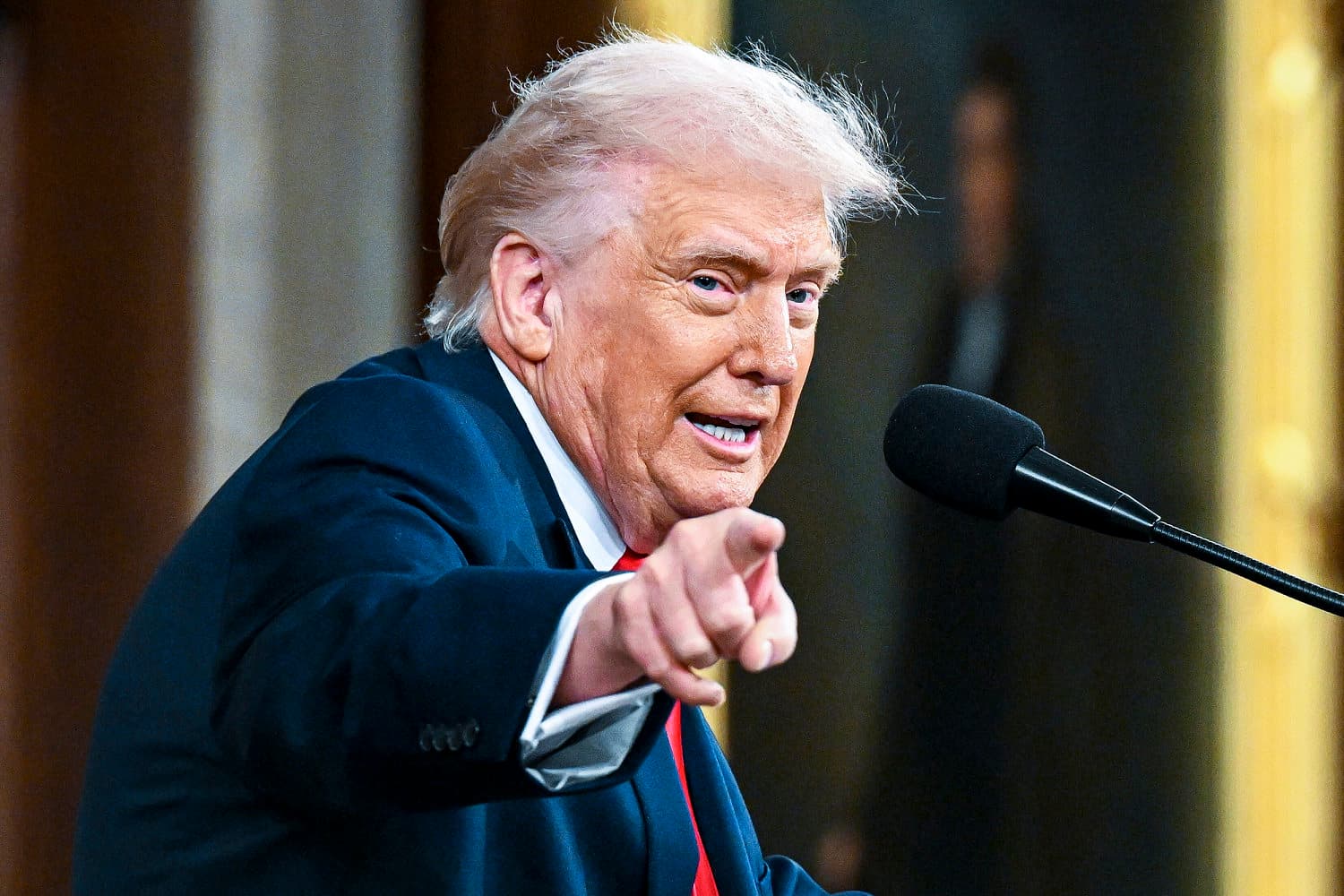 Trump Issues Ultimatum to Iran Over Strait of Hormuz Ahead of April 7 Deadline