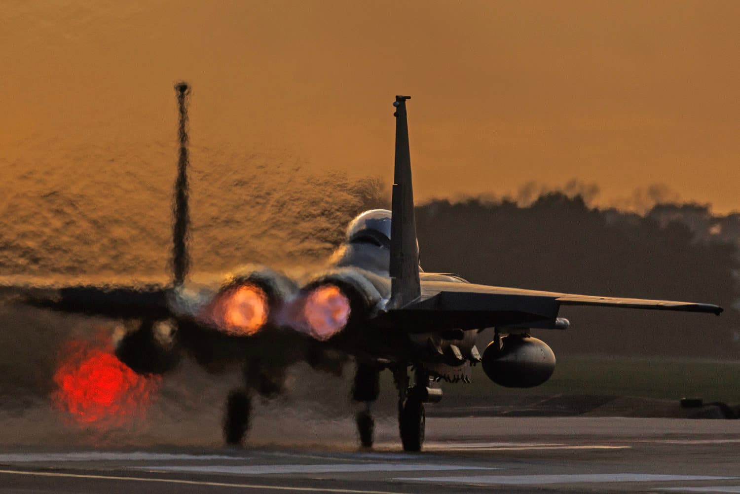 Iranian Forces Shoot Down U.S. F-15E Fighter Jet Amid Escalating Conflict
