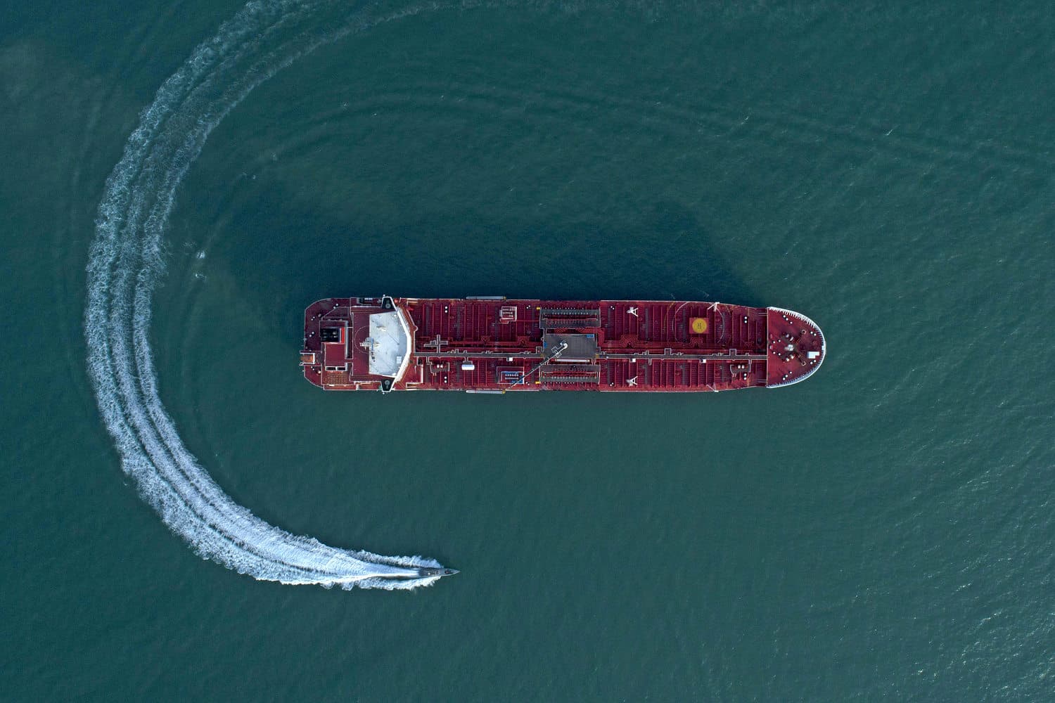 U.S. Crude Oil Reaches $117.63 per Barrel Amid Trump Deadline for Iran on Strait of Hormuz