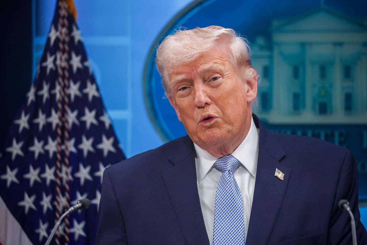 Trump Threatens Journalists Over Leaks During Iran War Rescue Operation