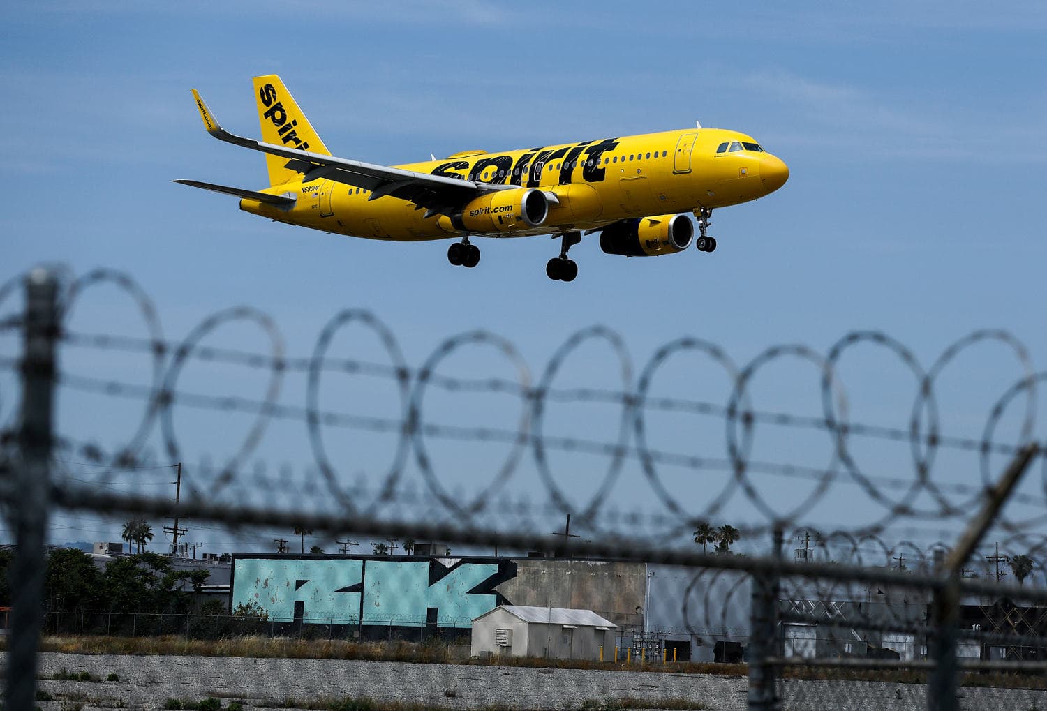 Trump Administration Proposes $500 Million Bailout for Spirit Airlines Amid Bankruptcy Crisis