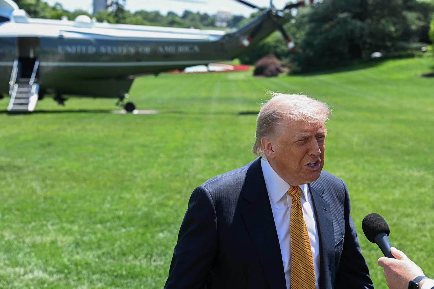Trump Dismisses Economic Concerns Amid Iran War Negotiations