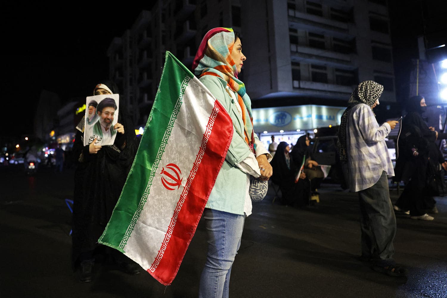 Diplomatic discussions between U.S. and Iran representatives