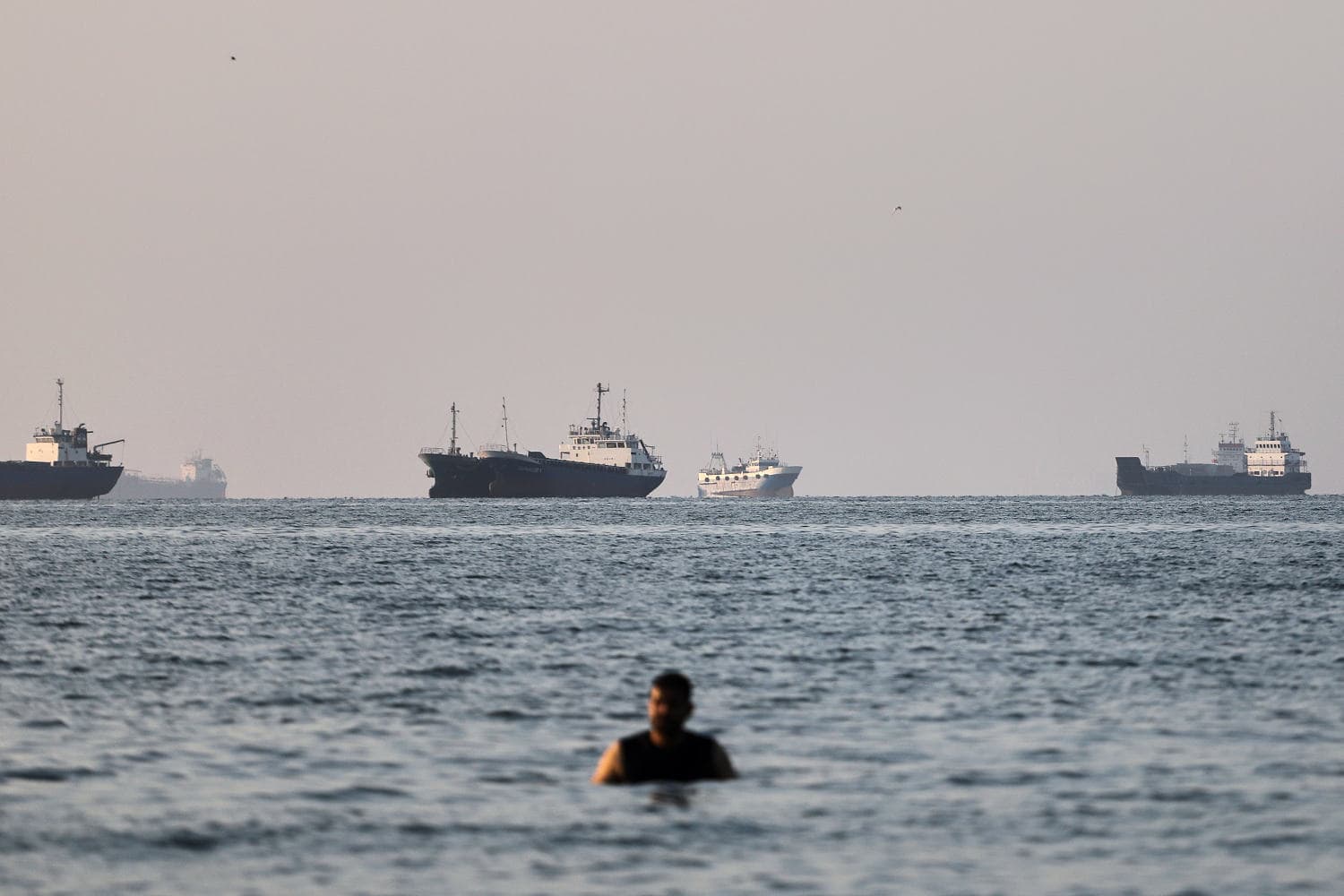 U.S. and Iran Near Agreement to Reopen Strait of Hormuz