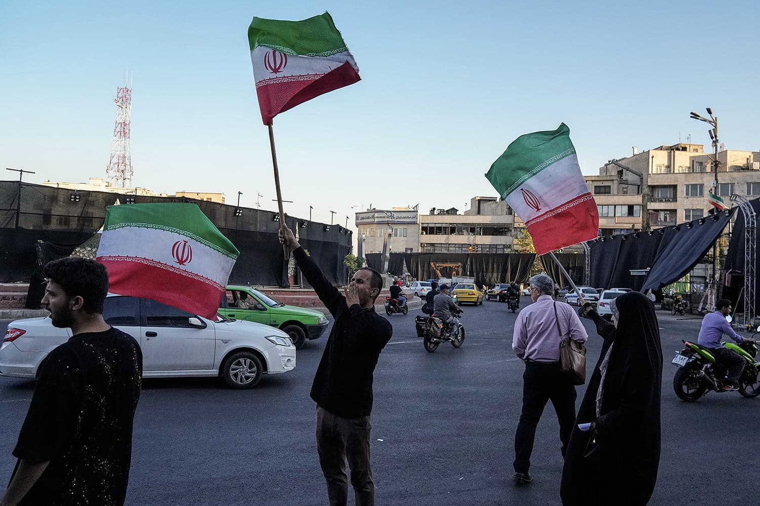 U.S. and Iran Announce Framework Agreement to End Conflict and Reopen Strait of Hormuz