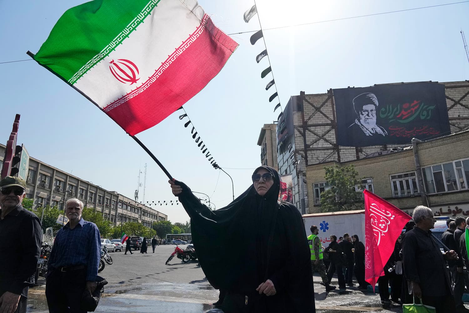 Escalating U.S.-Iran tensions over Strait of Hormuz negotiations