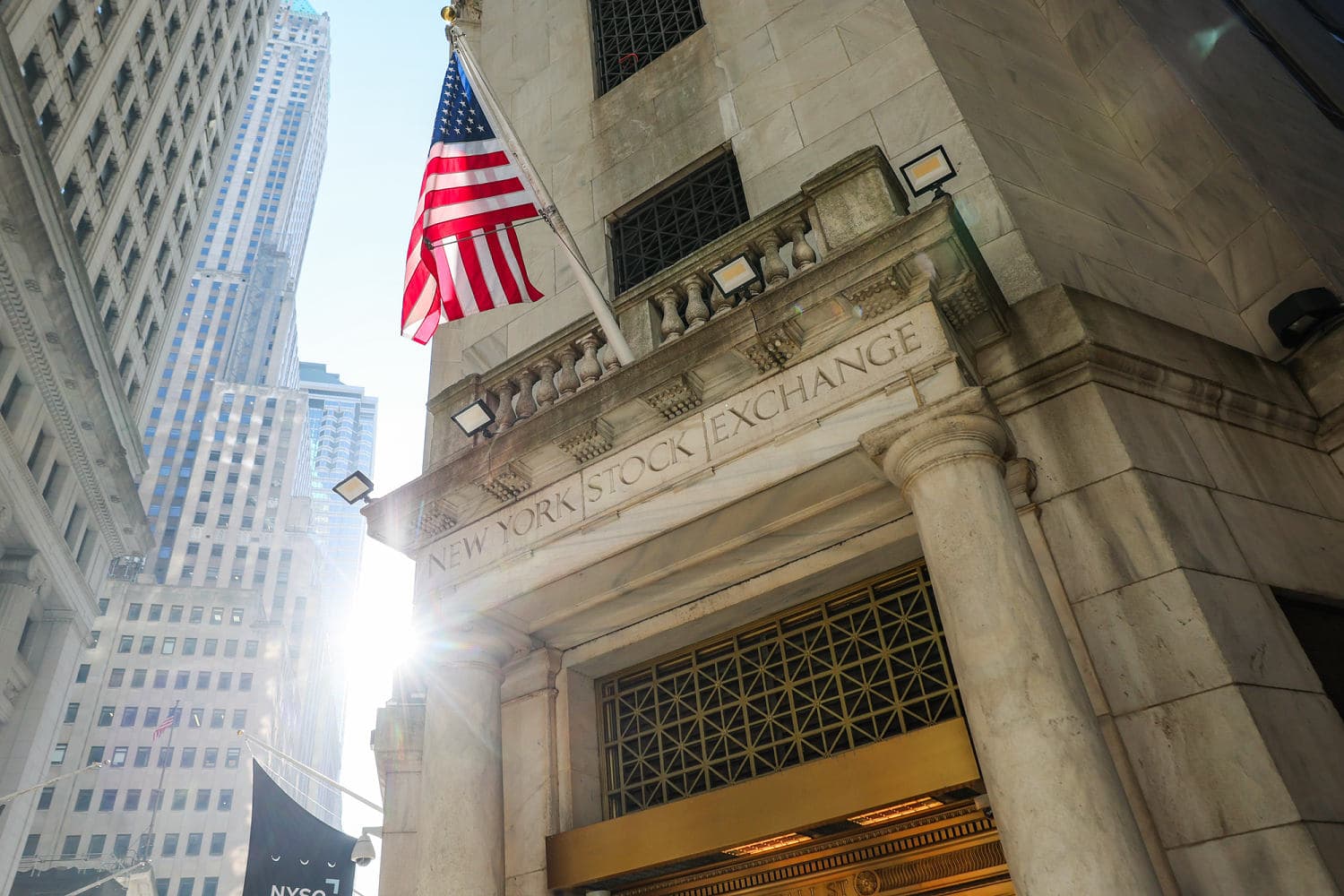 US stock market graph showing record highs after inflation report