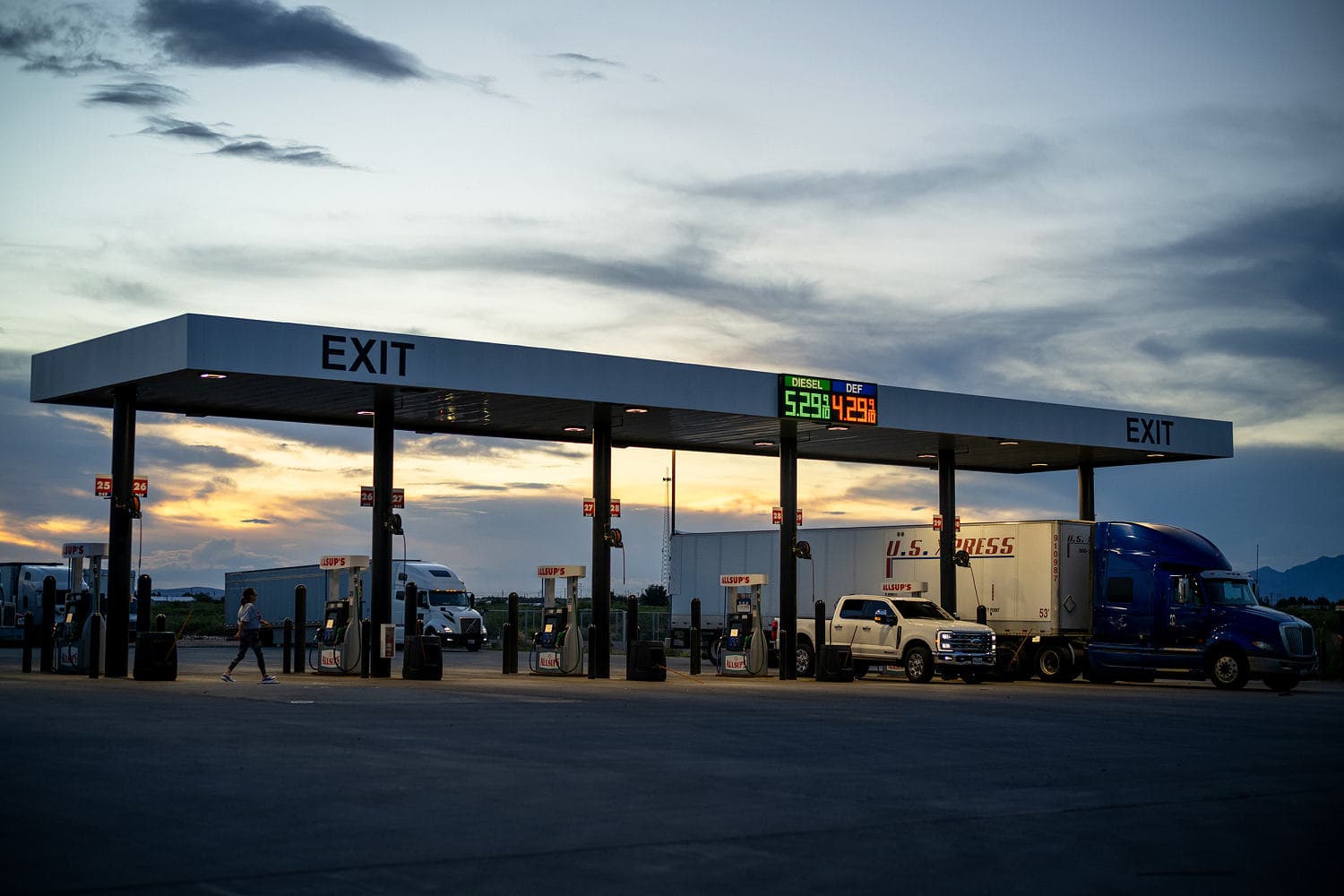 U.S. Vice President JD Vance discusses oil prices and Iran policy shift.