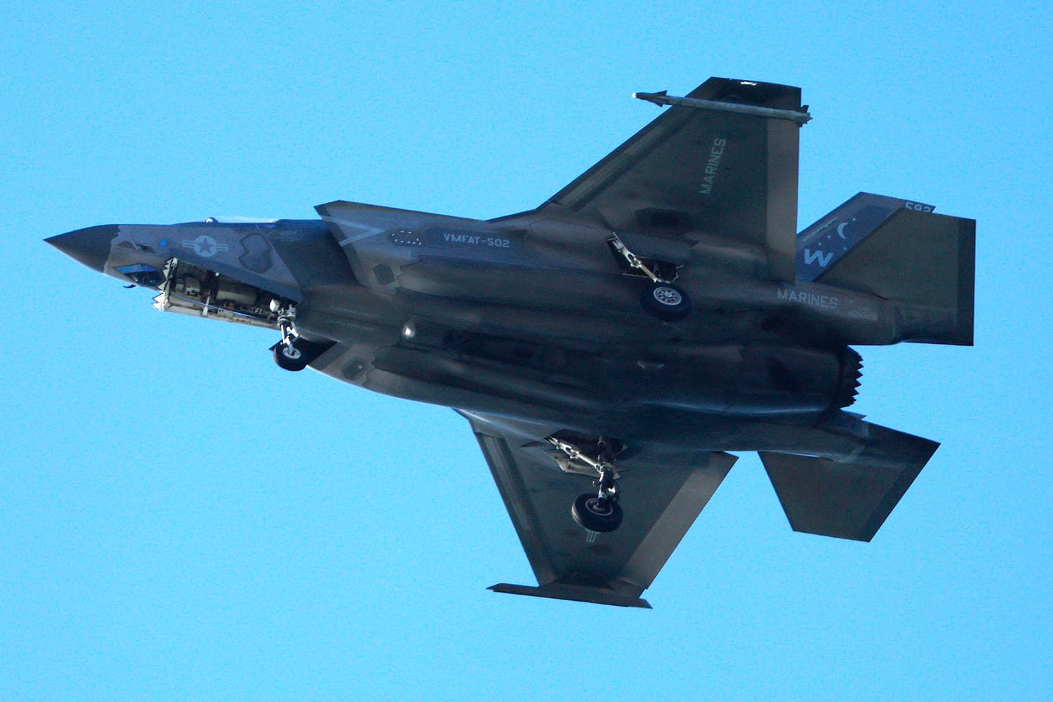 Infographic detailing the $24.3 billion F-35 sale to Saudi Arabia, highlighting key players and security implications.
