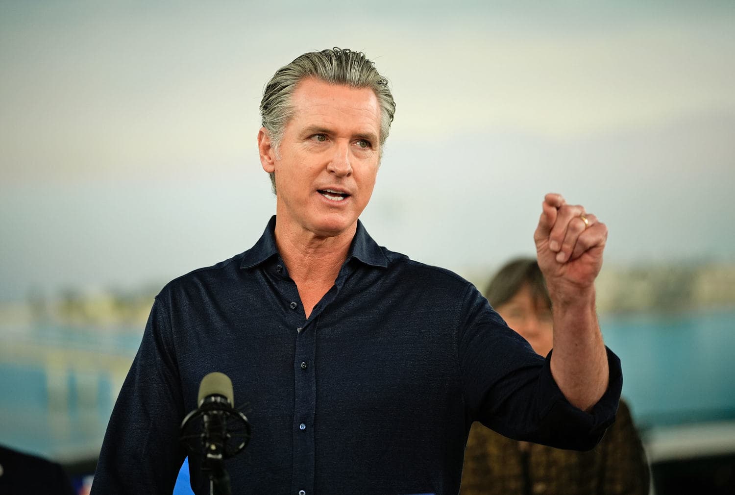 Infographic showing California's AI safety executive order timeline and implications for the tech industry.