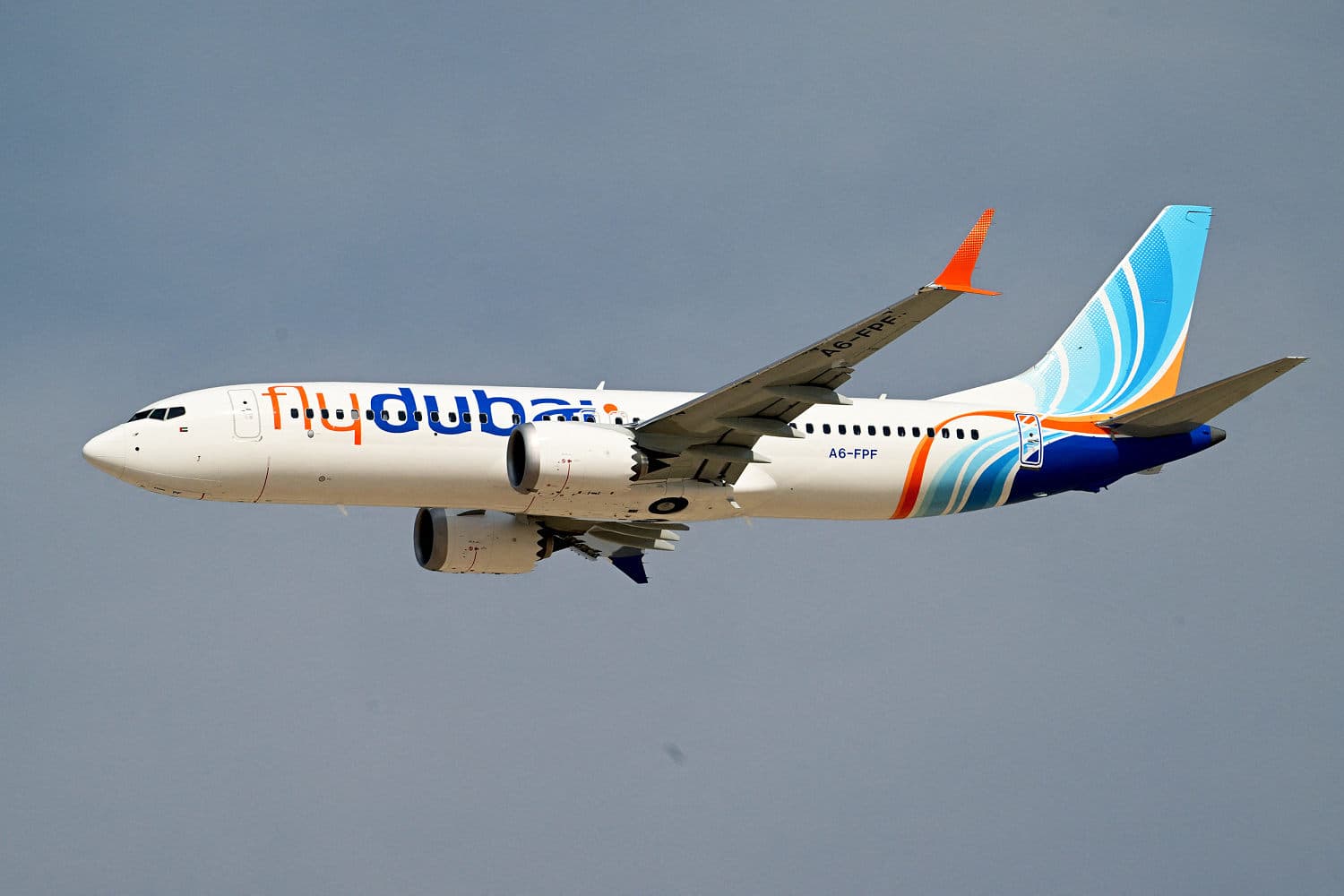 Infographic detailing the Flydubai flight path and rapid descent during the pilot stabbing incident.